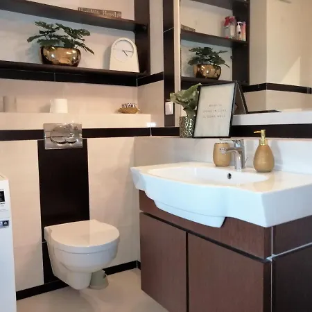 Orange Water Apartment *