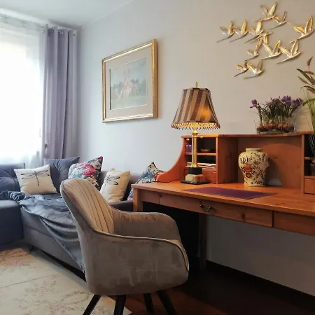 Apartment Orange Water *