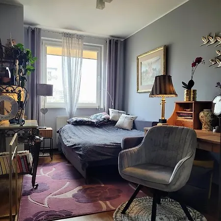 Orange Water Apartment *